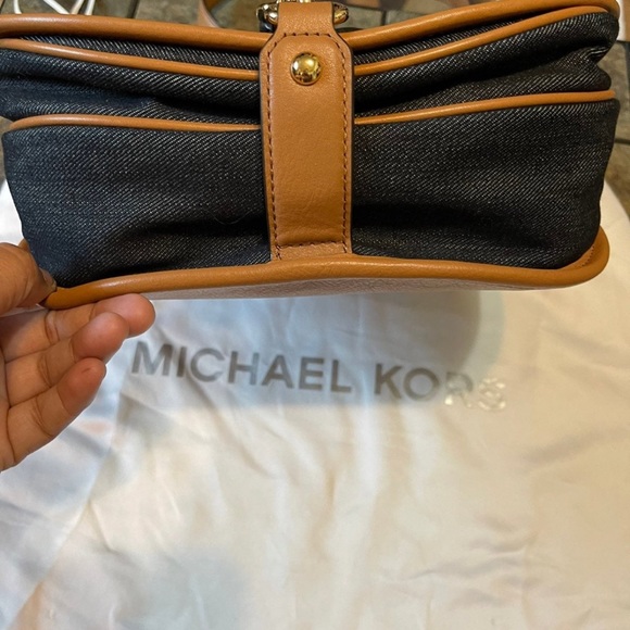 Michael Kors saddle bag - Picture 7 of 11